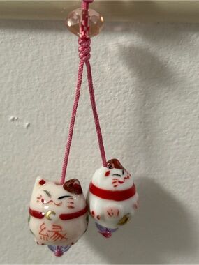 Preowned Ceramic Lucky Maneki-Neko  Cat Charm Cute